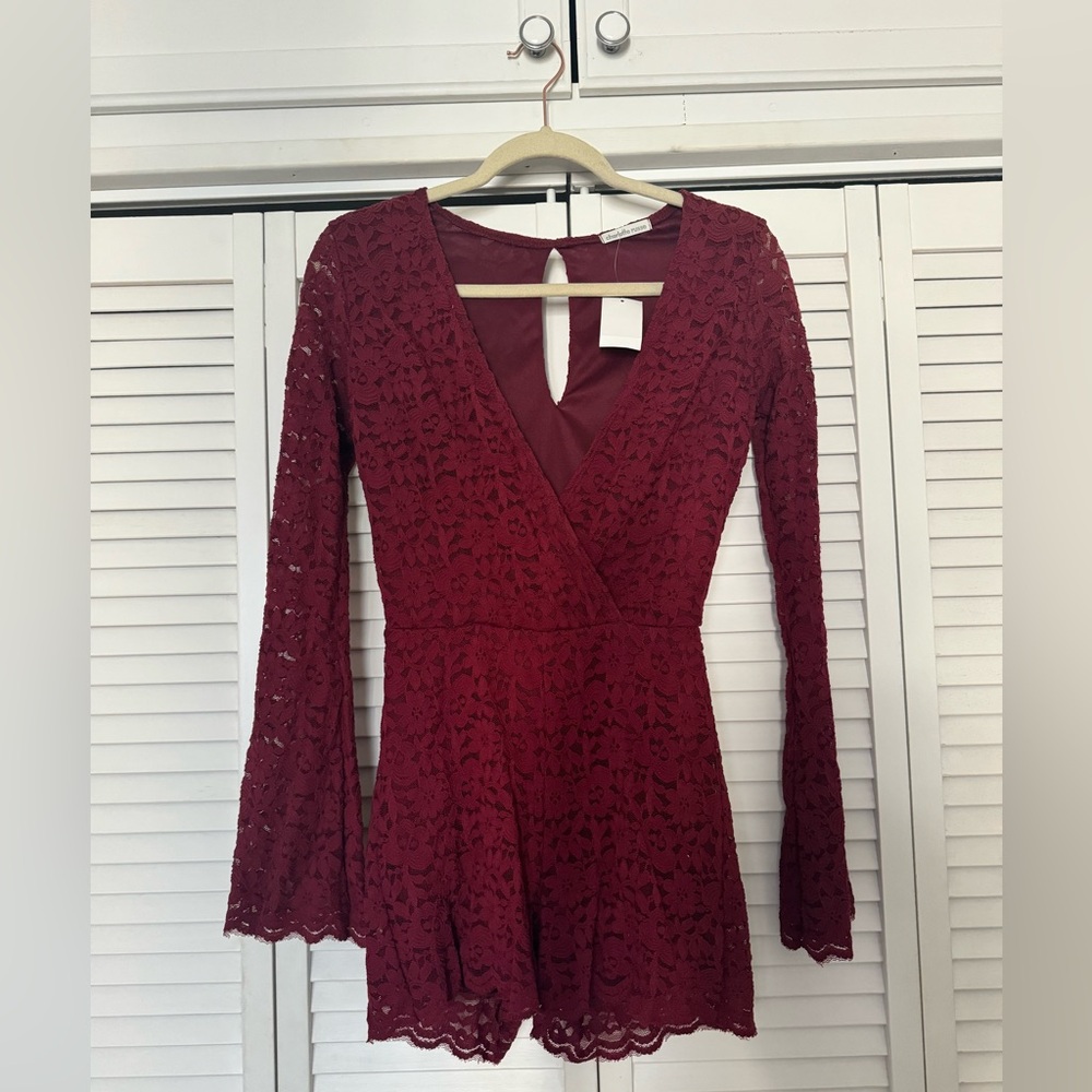Burgundy Lace Romper with V-neck and Long Flared Sleeves❤️